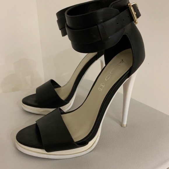 ALDO Black and White Heel - Picture 3 of 8